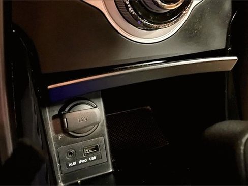 Used 2011 Hyundai Elantra GLS w/ Navigation Pkg 4 image 24