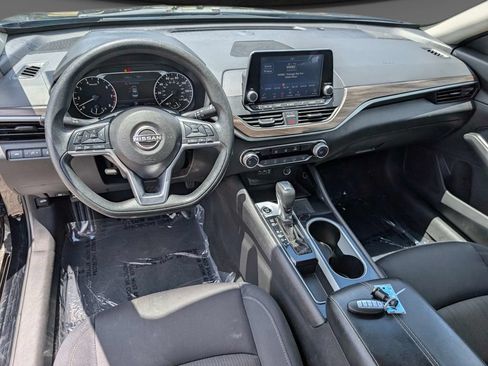Certified 2024 Nissan Altima 2.5 SV FWD image 16