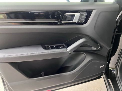 Certified 2023 Porsche Cayenne S AWD/4WD image 27