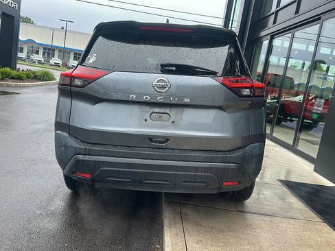 Used 2021 Nissan Rogue S FWD image 8