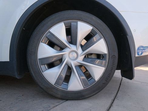 Used 2020 Tesla Model Y Long Range AWD/4WD image 36