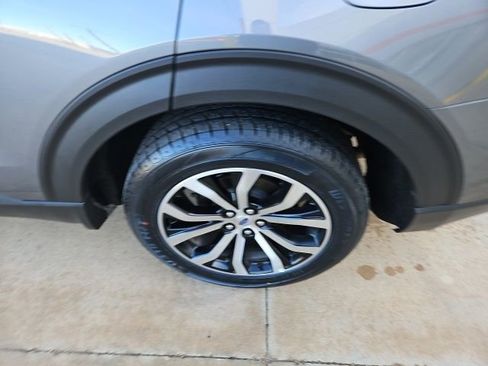 Used 2025 Ford Explorer ST-Line image 11