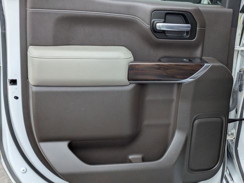 Used 2020 GMC Sierra 1500 SLT image 15