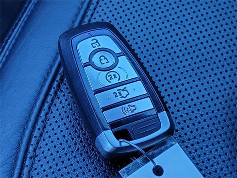 Used 2018 Ford Expedition Limited w/ Equipment Group 301A image 32