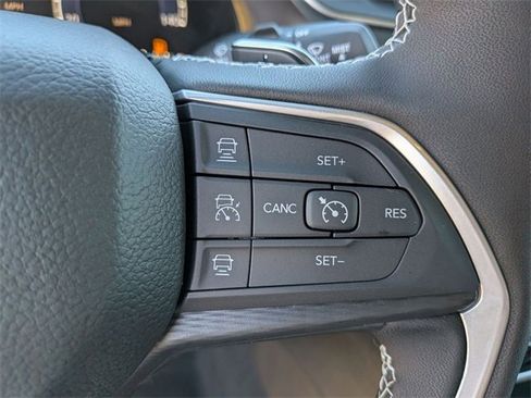 New 2025 Jeep Grand Cherokee Laredo X w/ Luxury Tech Group I image 20