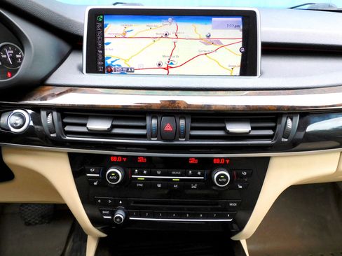 Used 2015 BMW X5 xDrive35i image 11
