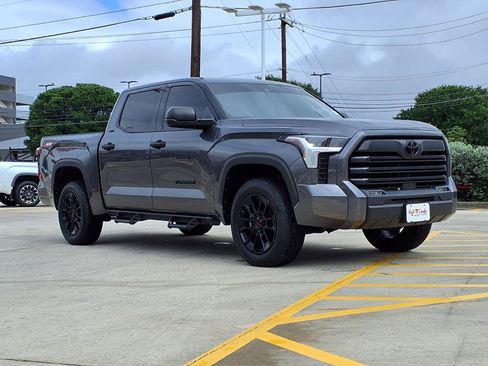 Used 2023 Toyota Tundra SR5 AWD/4WD image 3