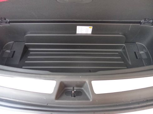 Used 2024 Cadillac XT6 Luxury w/ LPO, Floor Liner Package FWD image 33