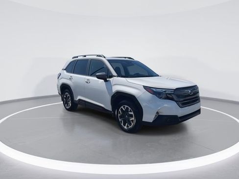 Certified 2025 Subaru Forester Premium w/ Convenience Package #1 AWD/4WD image 2