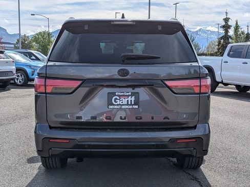 Used 2024 Toyota Sequoia Platinum AWD/4WD image 4