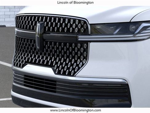 New 2026 Lincoln Navigator Reserve AWD/4WD image 16