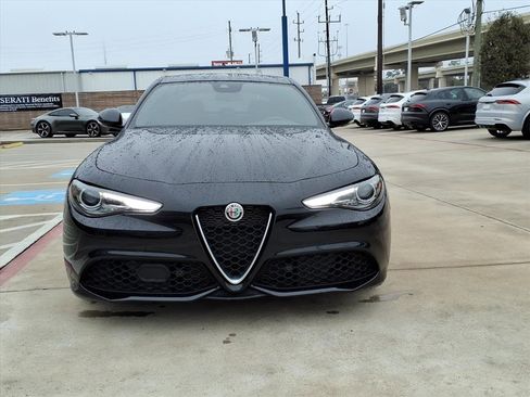 Used 2022 Alfa Romeo Giulia Ti image 4