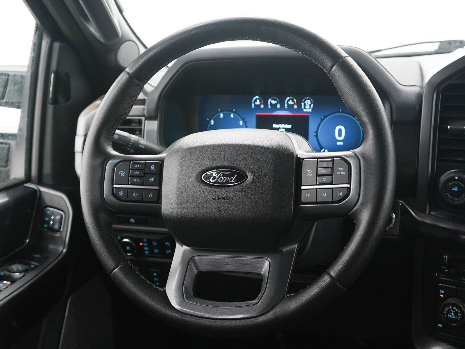 Used 2025 Ford F150 Lariat AWD/4WD image 17