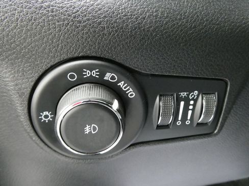 Used 2022 Jeep Compass High Altitude AWD/4WD image 25