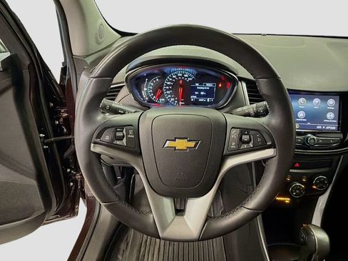 Used 2021 Chevrolet Trax LT w/ Driver Confidence Package FWD image 13
