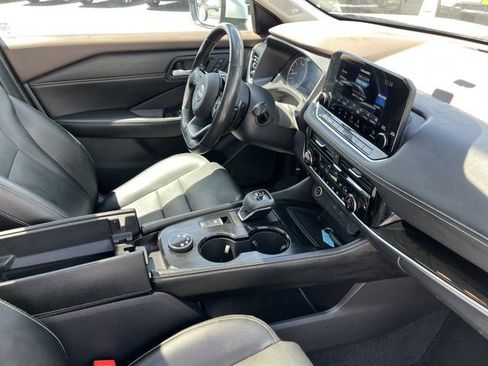 Certified 2022 Nissan Rogue SL w/ SL Premium Package image 16