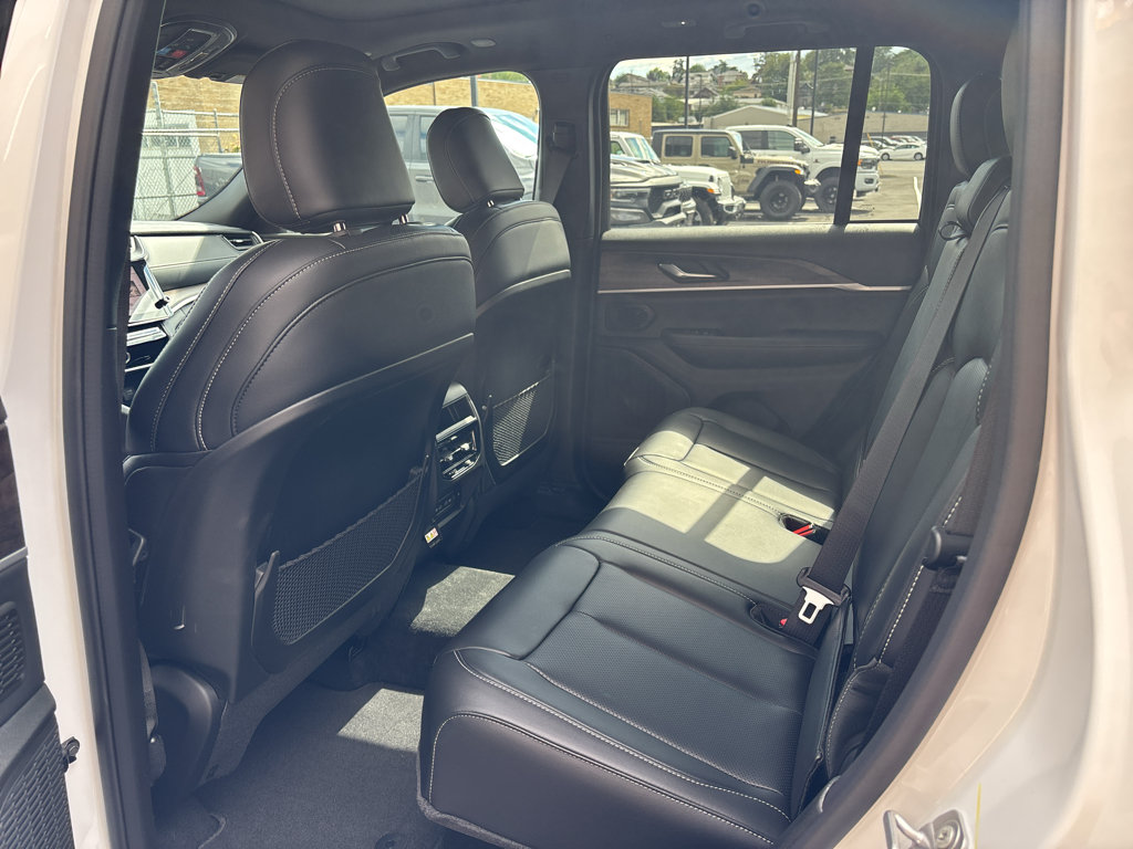 New 2027 Jeep Grand Cherokee Limited w/ Technology Group II AWD/4WD image 26
