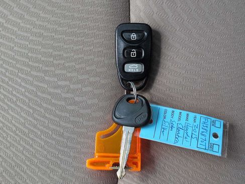 Used 2015 Hyundai Elantra SE FWD image 34