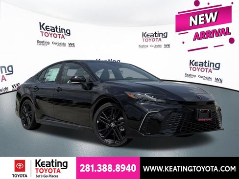 Used 2026 Toyota Camry Hybrid w/ Convenience Package FWD image 1