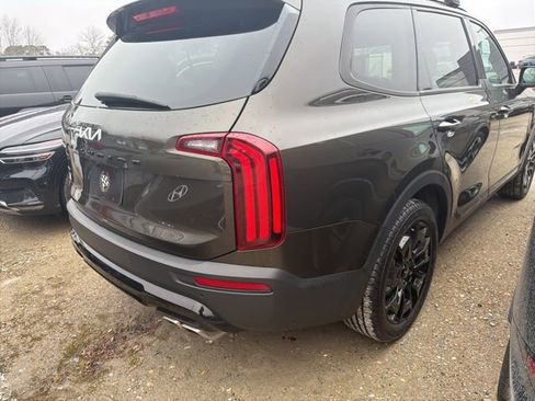 Used 2022 Kia Telluride EX w/ EX Premium Package image 12