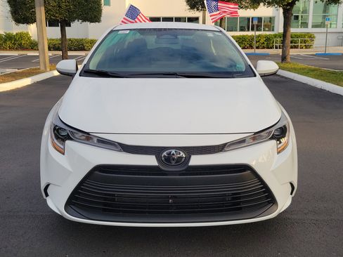 Used 2026 Toyota Corolla LE image 4