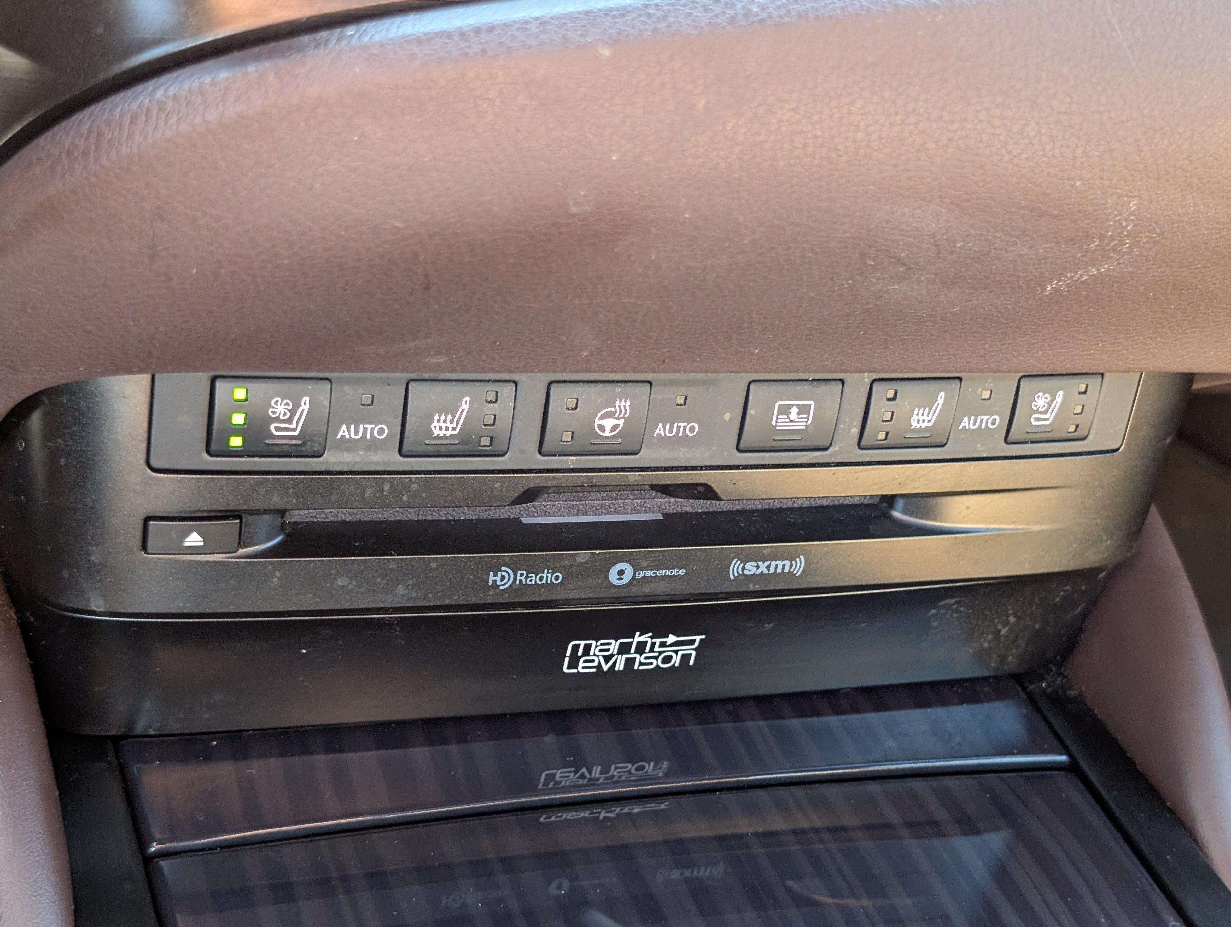 Used 2020 Lexus ES 350 Ultra Luxury w/ Accessory Package 2 FWD image 29