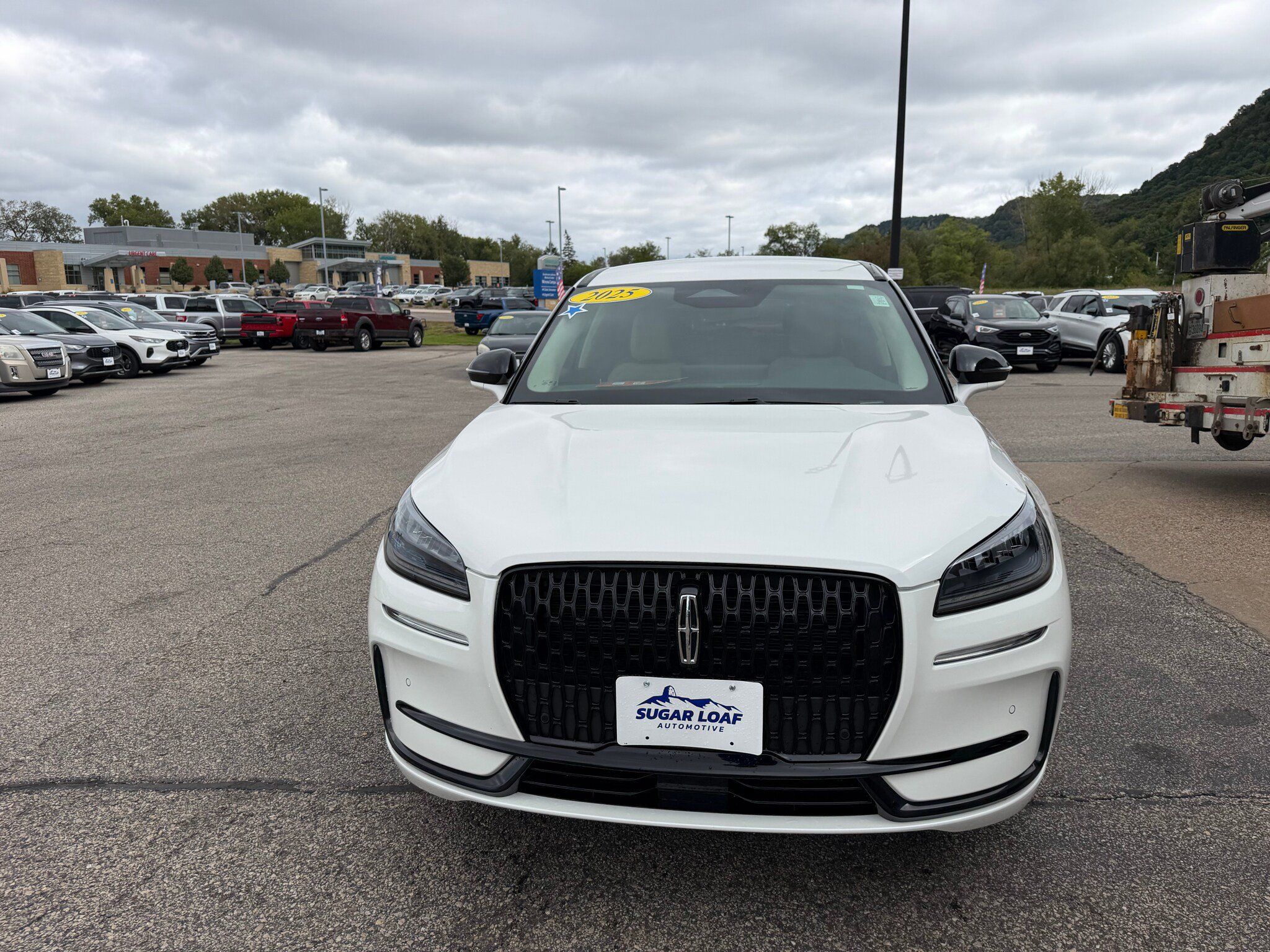 Used 2025 Lincoln Corsair AWD w/ Equipment Group 101A image 2