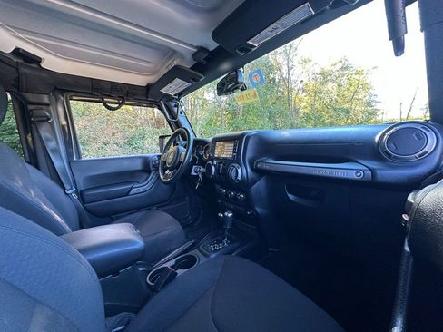 Used 2016 Jeep Wrangler Unlimited Sport w/ Quick Order Package 24S image 27