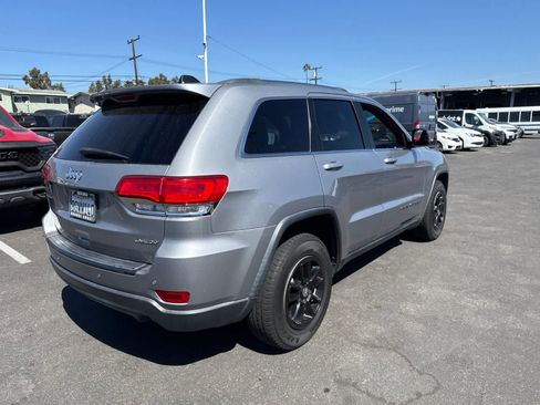 Used 2018 Jeep Grand Cherokee Laredo RWD image 15
