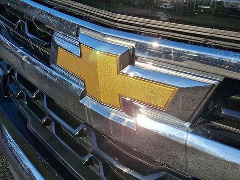 Used 2022 Chevrolet Silverado 1500 LT image 41