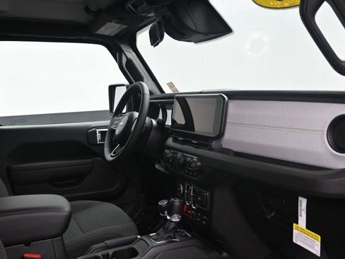 Used 2026 Jeep Wrangler Willys image 11