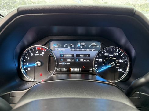 Used 2017 Ford F250 Platinum w/ Platinum Ultimate Package AWD/4WD image 26