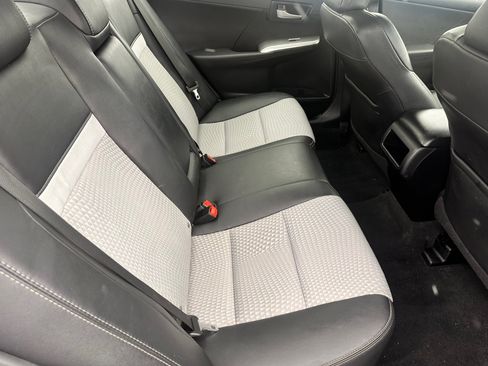 Used 2012 Toyota Camry SE image 8