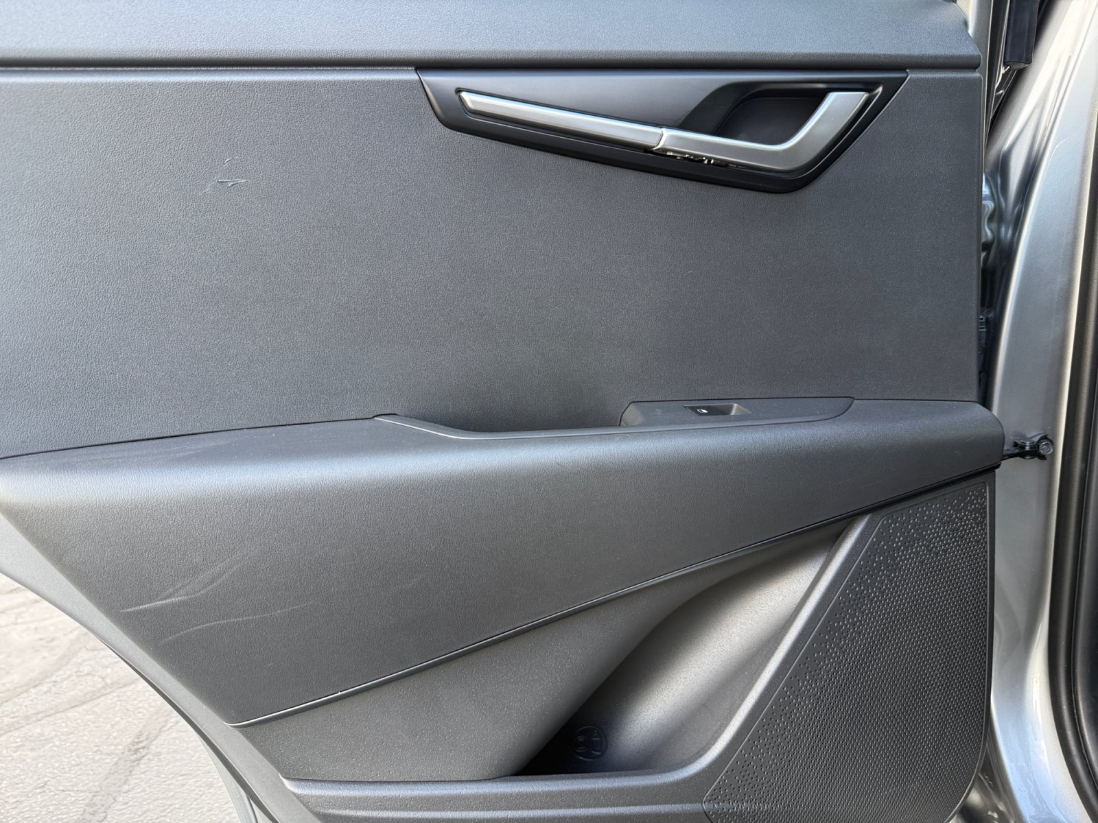 Used 2025 Kia Niro LX FWD image 25