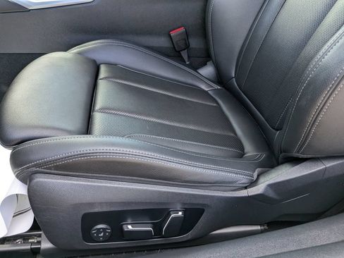 Used 2025 BMW 430i Convertible w/ Premium Package RWD image 21