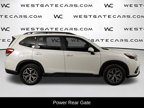 Used 2023 Subaru Forester Premium AWD/4WD image 5