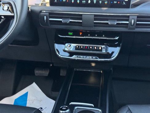 New 2025 Lincoln Corsair Reserve w/ Jet Appearance Package image 16