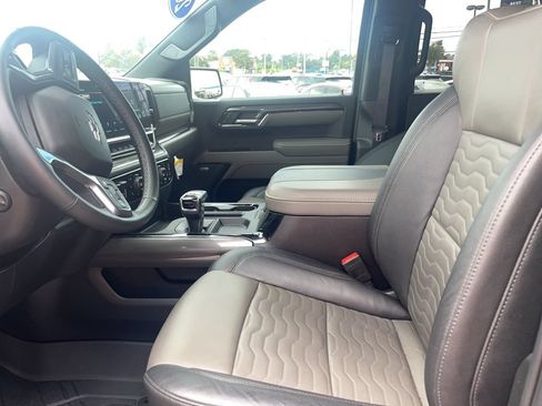 Used 2025 Chevrolet Silverado 1500 ZR2 w/ Technology Package AWD/4WD image 10
