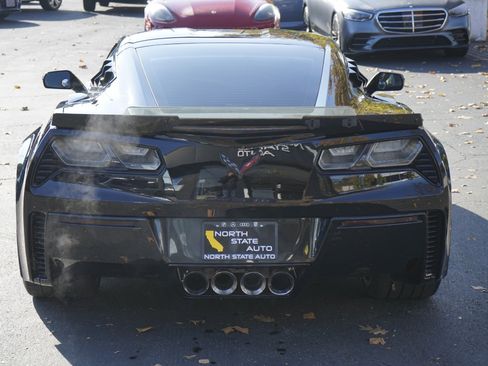 Used 2015 Chevrolet Corvette Z06 w/ 3LZ Preferred Equipment Group image 9