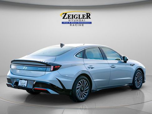 Certified 2025 Hyundai Sonata SEL FWD image 8