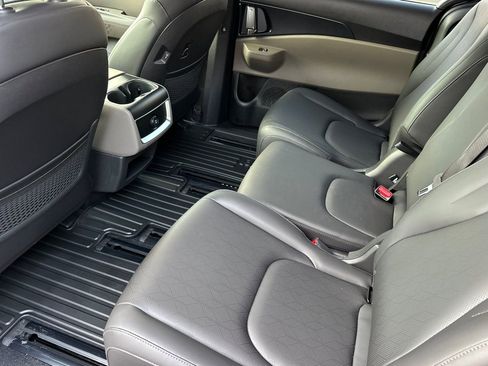 New 2026 Kia Carnival image 8