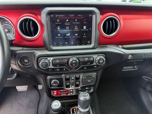 Used 2022 Jeep Wrangler Unlimited Rubicon AWD/4WD image 22