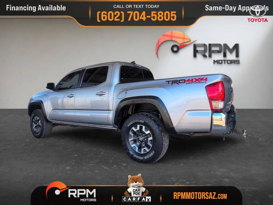 Used 2017 Toyota Tacoma TRD Off-Road AWD/4WD image 4