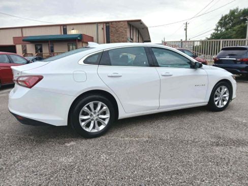 Used 2022 Chevrolet Malibu LT FWD image 5