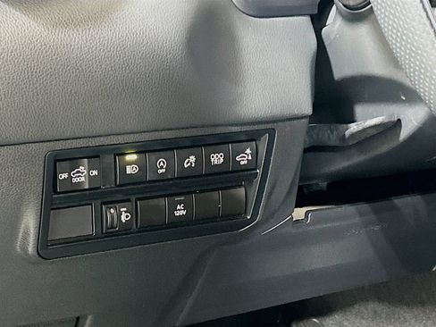 Used 2023 Toyota Tundra Limited w/ Power Package AWD/4WD image 9