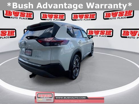 Used 2022 Nissan Rogue SV image 3