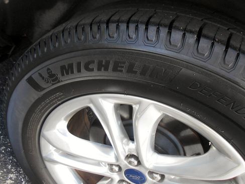 Used 2015 Ford Edge SEL w/ Equipment Group 201A image 24