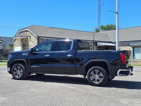 Used 2025 GMC Sierra 1500 SLT AWD/4WD image 19