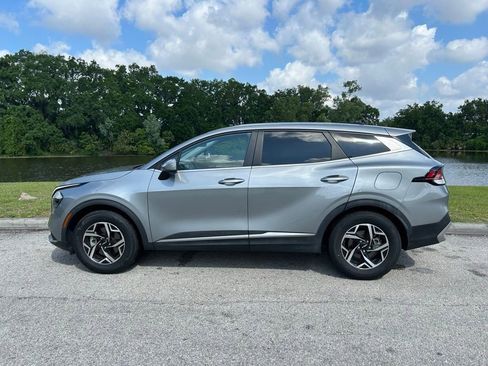 Used 2023 Kia Sportage LX FWD image 2