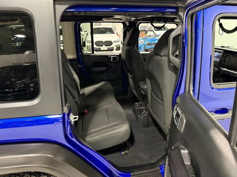 Used 2018 Jeep Wrangler Unlimited Sport S image 52